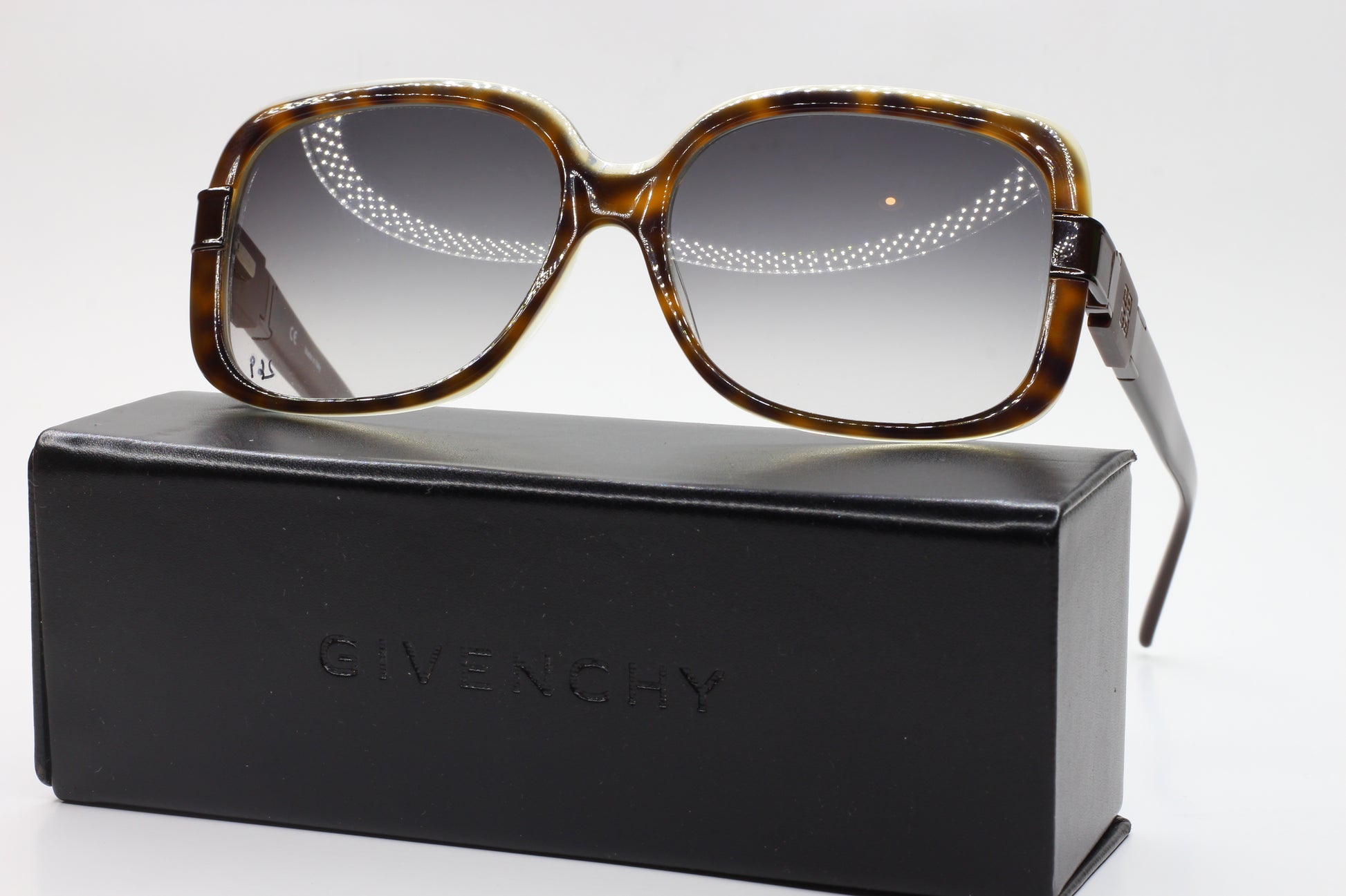 Vintage Givenchy SGV691 0U81 Havana Brown/Grey Gradient Lenses 58MM Sunglasses