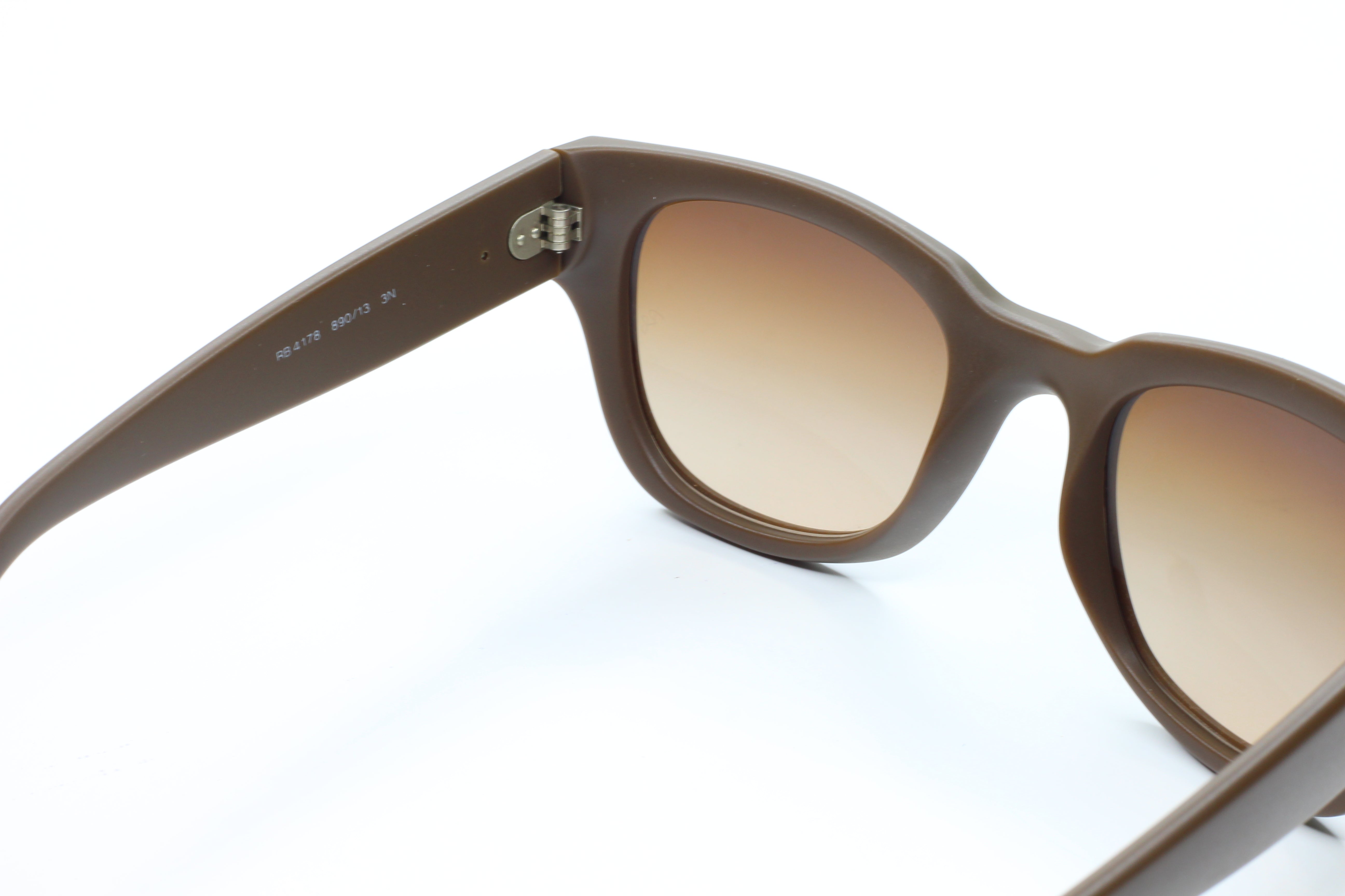 Ray Ban RB4178 890 13 Gafas de sol de disenador en marron Highstreet ABC OPTICAL