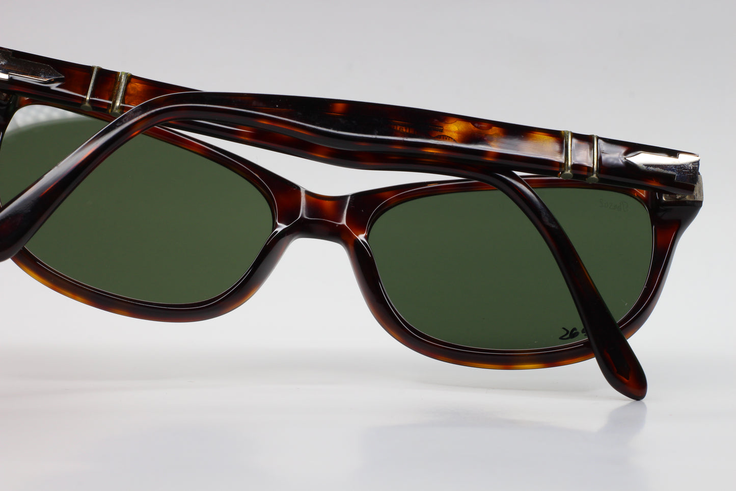 Persol PO3020S 24/31 Havana Tortoise Designer Sunglasses