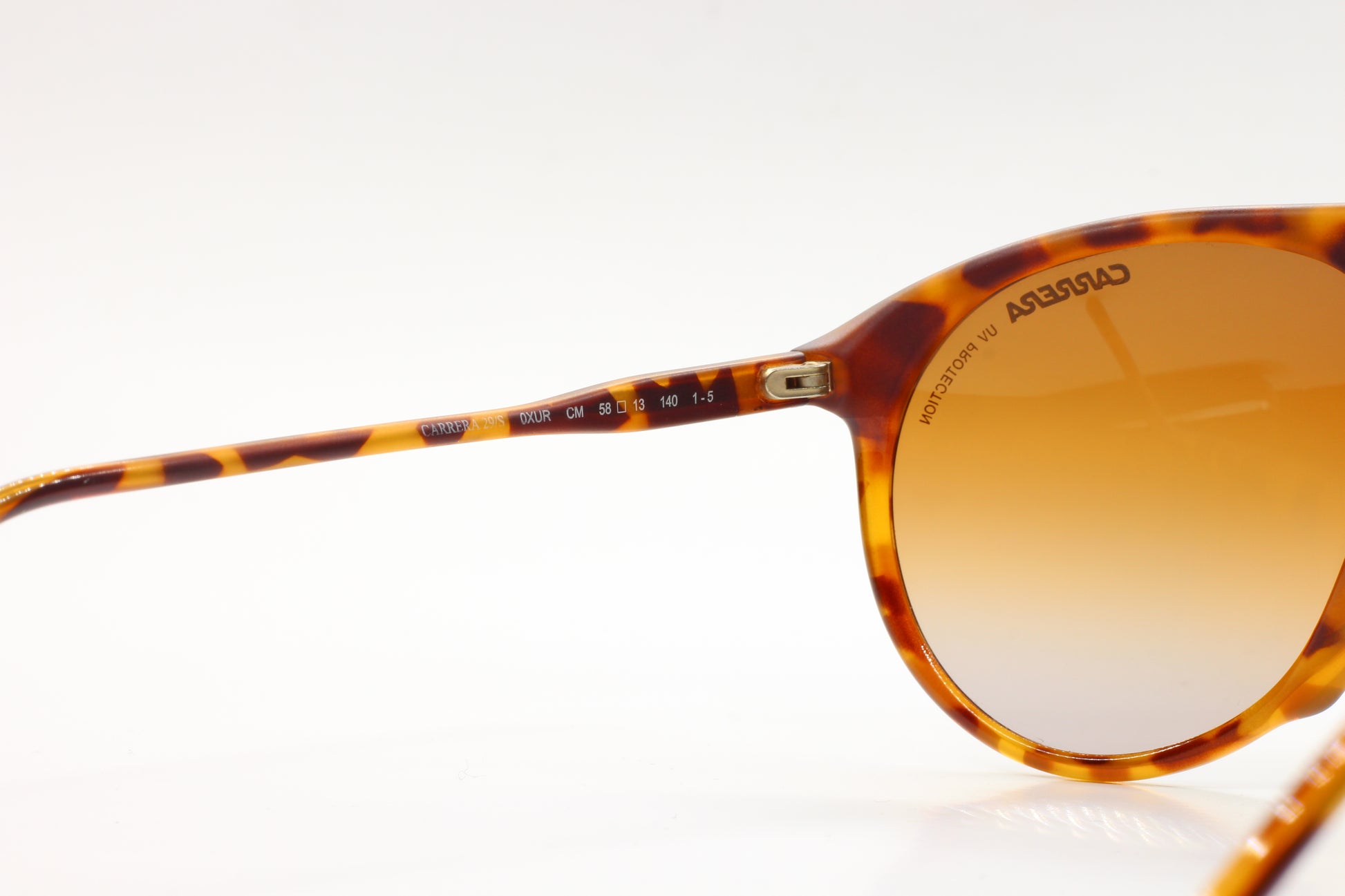 ABC Optical luxury gradient lens sunglasses online with tortoiseshell frame close-up